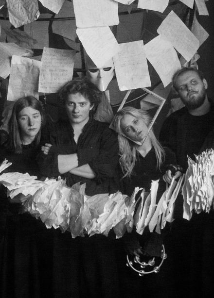 Бонд с кнопкой