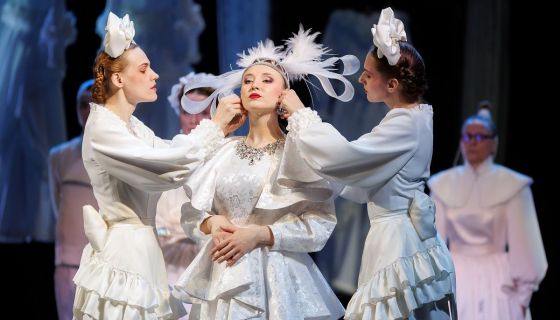 Спектакль «Свои люди»