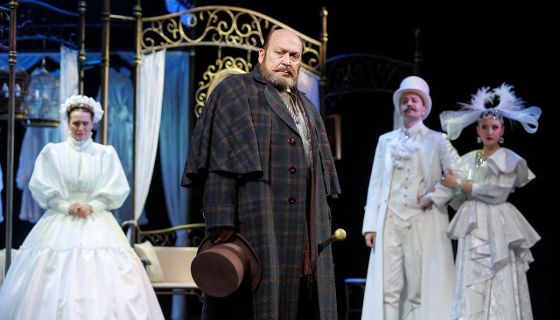 Спектакль «Свои люди»