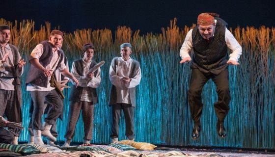 Спектакль «Cүнгән йолдызлар / Угасшие звёзды»