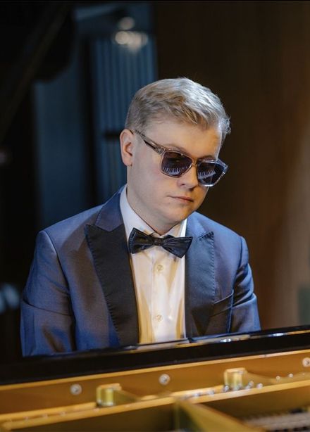 Филармонический джаз-оркестр РТ и Олег Аккуратов