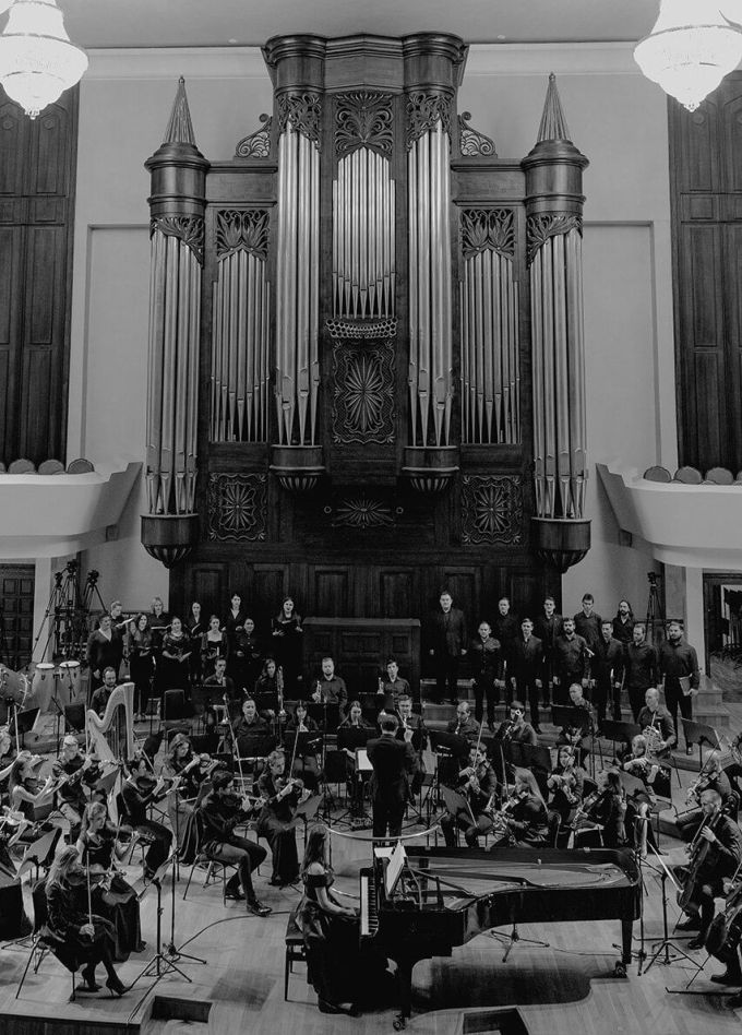 Солисты оркестра CAGMO. Гарри Поттер и Миядзаки при свечах