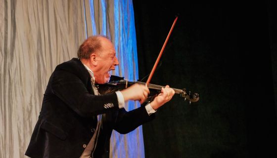 Спектакль «Фальшивая нота»