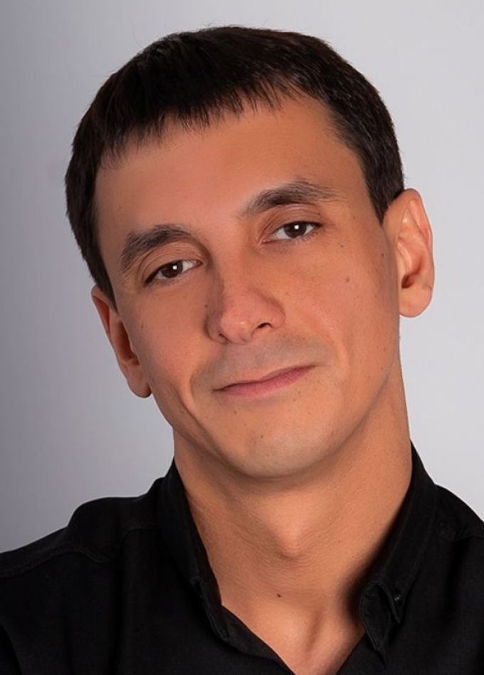 Рустам Асадуллин