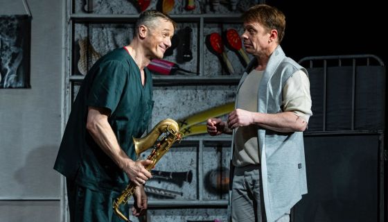 Спектакль «Доктор знает всё»