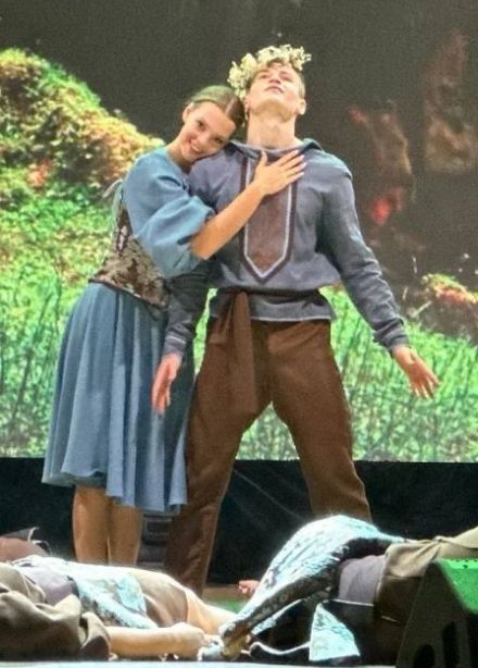 Строим лучший мир, танцуя. Отчетный концерт Народного ансамбля танца "Форсаж"