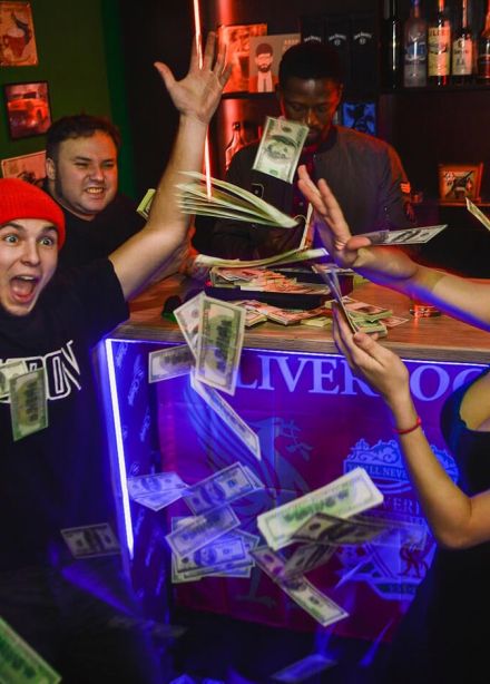 Карты, деньги, два ствола