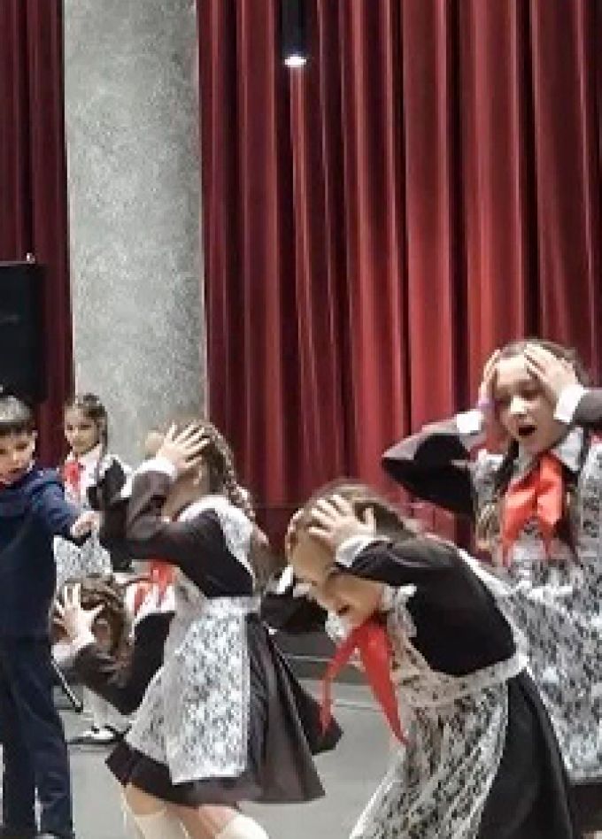 Кораблёв и компания. Алиса в Зазеркалье